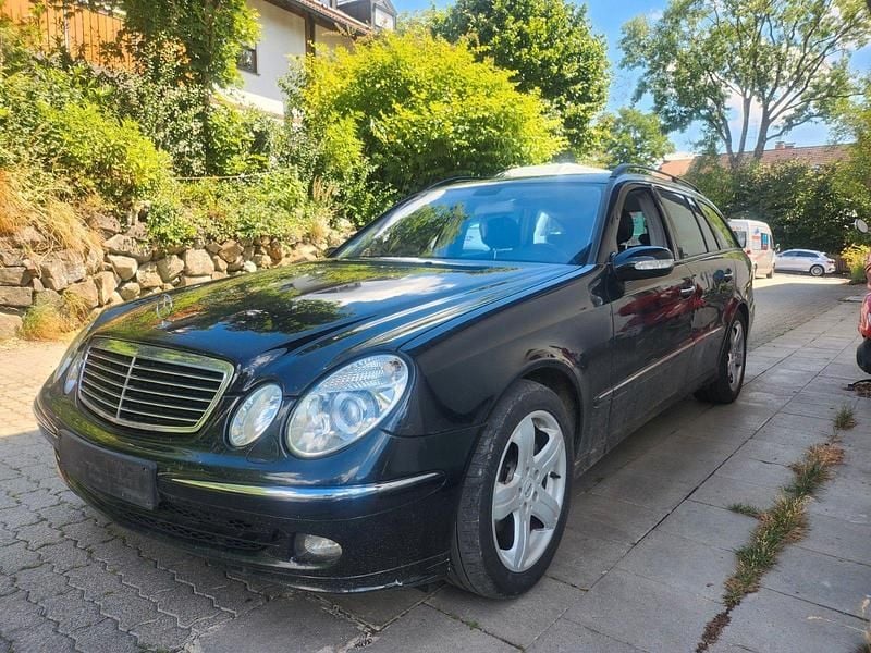 Schwarz Gebraucht 2005 Mercedes E280 Avantgarde Kombi | 2.450 € (Guter Preis) - Bild 1/4