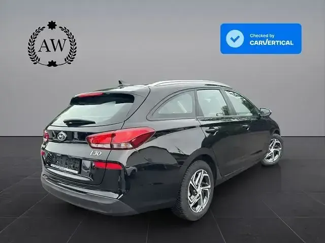 Gebraucht Hyundai i30 Trend 116 PS (85 kW) 2021 Schwarz Kombi