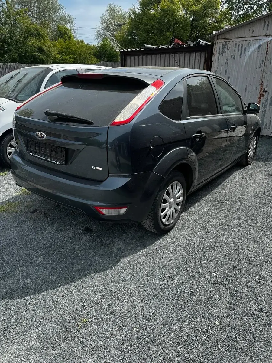 Używany Ford Focus 109 KM (80 kW) 2008 Szary Sedan/Limuzyna