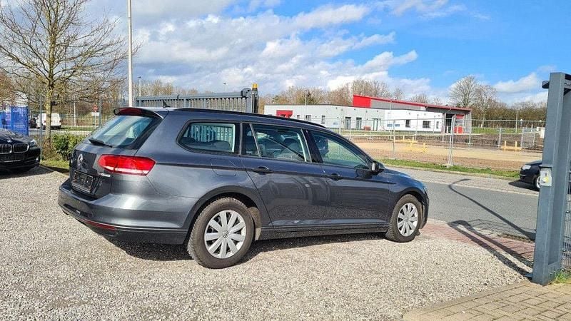 Gebraucht VW Passat 120 PS (88 kW) 2016 Grau Kombi