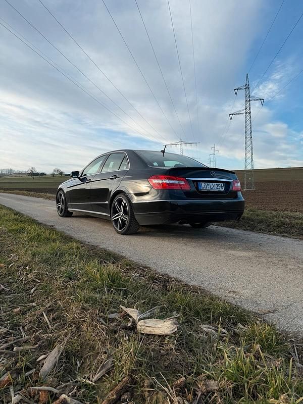 Gebraucht Mercedes E350 231 PS (169 kW) 2009 Schwarz Limousine