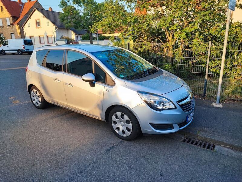 Silber Gebraucht 2015 Opel Meriva drive Van / Kleinbus | 9.250 € (Etwas zu teuer) - Bild 1/4