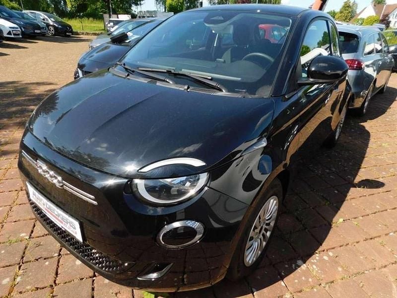 Onyx schwarz Gebraucht 2022 Fiat 500e Action Kleinwagen | 14.390 € (Guter Preis) - Bild 1/4