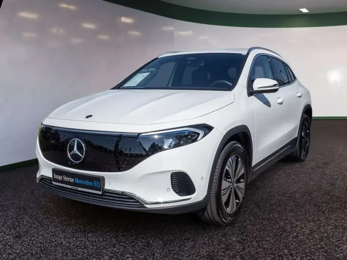 Gebraucht Mercedes EQA250+ Advanced 139 kW (190 PS) 2025 Weiß SUV