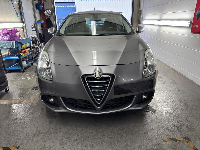 Gebraucht Alfa Romeo Giulietta Turismo 170 PS (125 kW) 2012 Grau Kombi