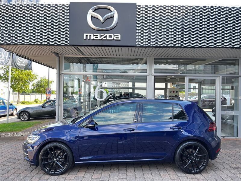 Blau Gebraucht 2018 VW Golf VII Sound Limousine | 15.900 € (Fairer Preis) - Bild 1/4