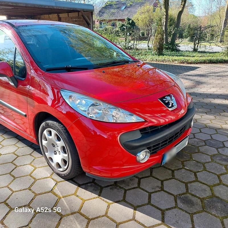 Gebraucht Peugeot 207 75 PS (55 kW) 2009 Rot Kleinwagen
