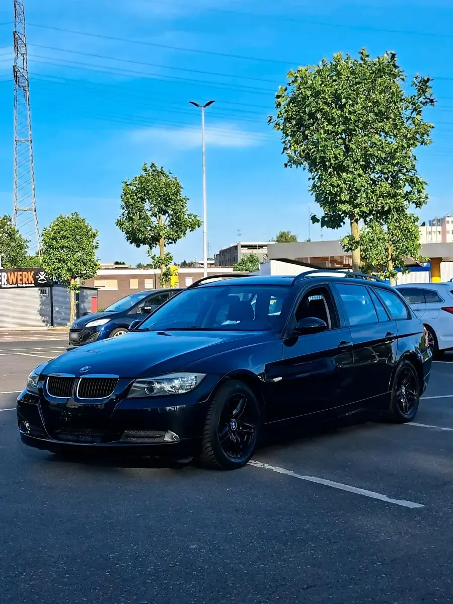 Gebraucht BMW 320 150 PS (110 kW) 2007 Schwarz Kombi