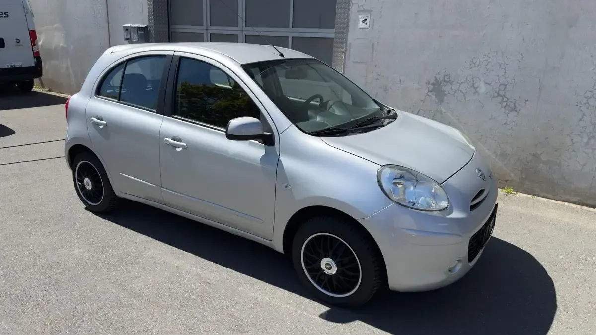 Gebraucht Nissan Micra Acenta 80 PS (58 kW) 2012 Silber Kleinwagen