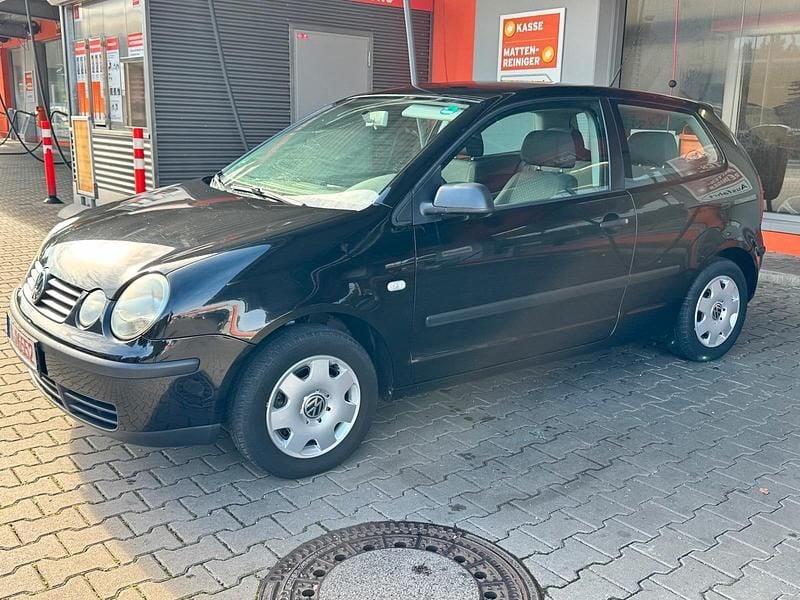 Schwarz Gebraucht 2002 VW Polo Trendline Limousine | 799 € (Guter Preis) - Bild 1/4