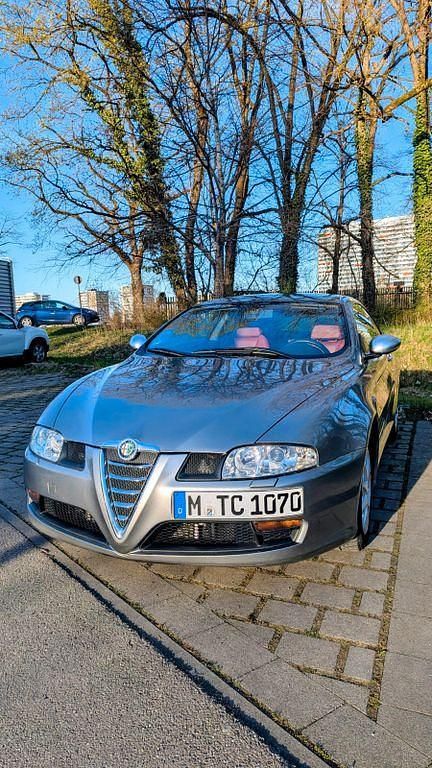 Gebraucht Alfa Romeo GT Distinctive 166 PS (122 kW) 2004 Silber Coupé