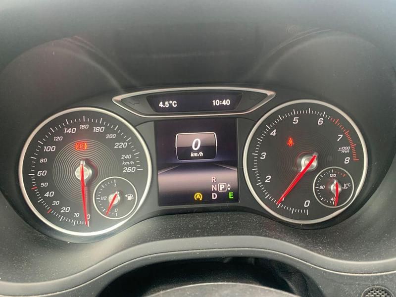 Gebraucht Mercedes B250 Style 211 PS (155 kW) 2015 Grau Kleinwagen
