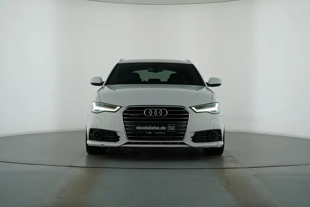 Gebraucht Audi A6 Ambiente 272 PS (200 kW) 2019 Gletscherweiß metallic Limousine