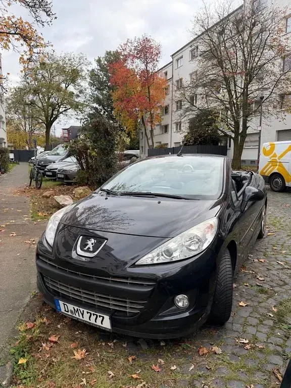 Gebraucht Peugeot 207 CC 120 PS (88 kW) 2014 Schwarz Cabrio