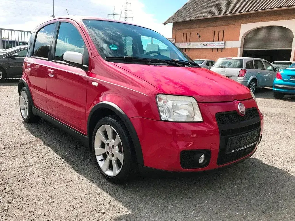 Używany Fiat Panda 101 KM (74 kW) 2010 Czerwony Hatchback