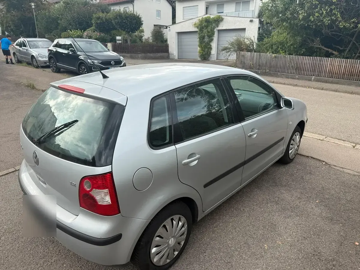 Gebraucht VW Polo Basis 64 PS (47 kW) 2002 Silber Kleinwagen