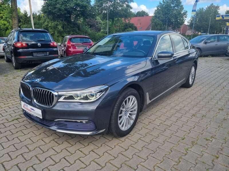 Arktikgrau brillanteffekt Gebraucht 2016 BMW 730 Limousine | 27.450 € (Fairer Preis) - Bild 1/4
