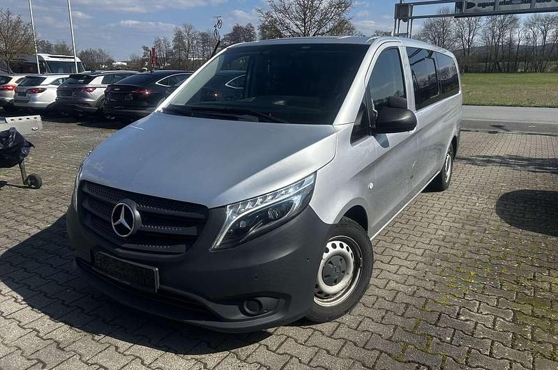 Gebraucht Mercedes Vito 163 PS (119 kW) 2020 Brillantsilber metallic Van