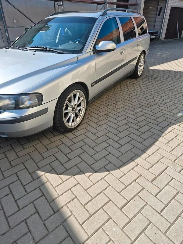 Gebraucht Volvo V70 250 PS (183 kW) 2000 Silber Kombi