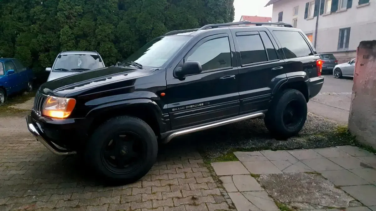 Gebraucht Jeep Grand Cherokee 225 PS (165 kW) 2000 Schwarz SUV