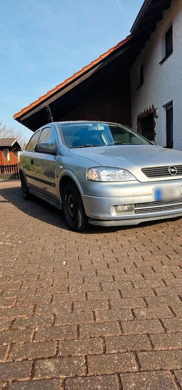 Gebraucht Opel Astra Edition 101 PS (74 kW) 2000 Silber Coupé