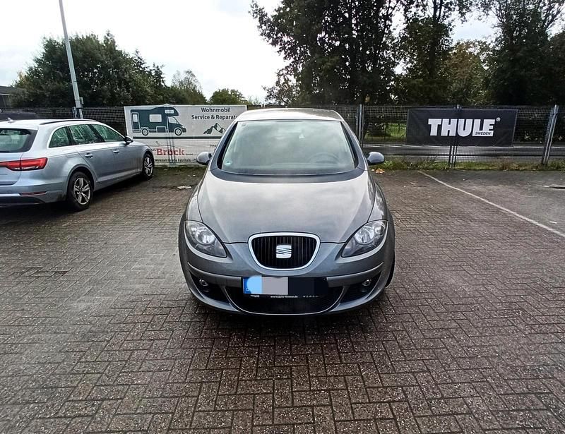 Grau Gebraucht 2009 Seat Altea Van / Kleinbus | 3.000 € (Fairer Preis) - Bild 1/4