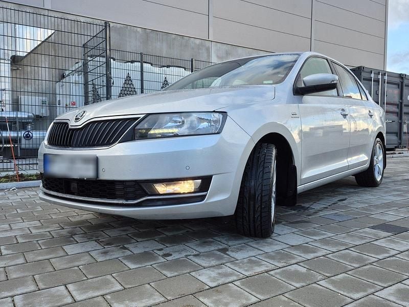 Gebraucht Skoda Rapid Clever 95 PS (69 kW) 2019 Silber Kleinwagen