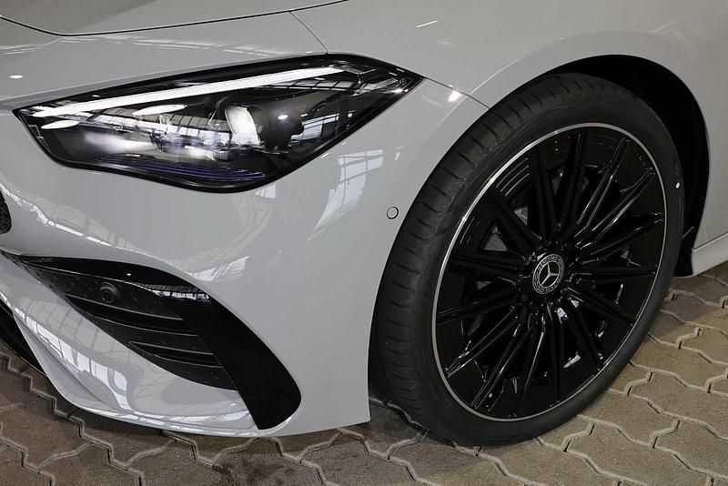 Gebraucht Mercedes CLE300 AMG 258 PS (189 kW) 2025 Manufaktur lack manufaktur alpin Cabrio