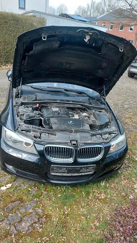 Second-hand BMW 318 2009 Negru Berlinǎ