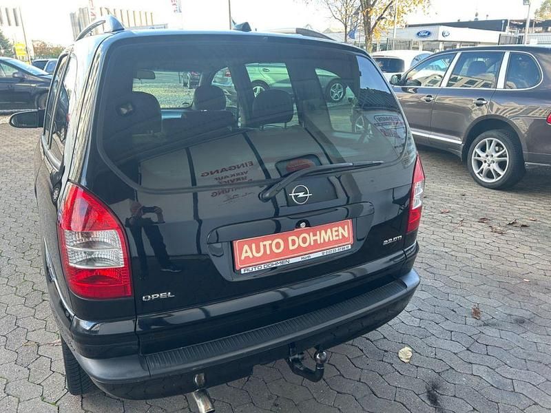 Gebraucht Opel Zafira Njoy 125 PS (91 kW) 2005 Saphirschwarz/black sapphire Van / Kleinbus