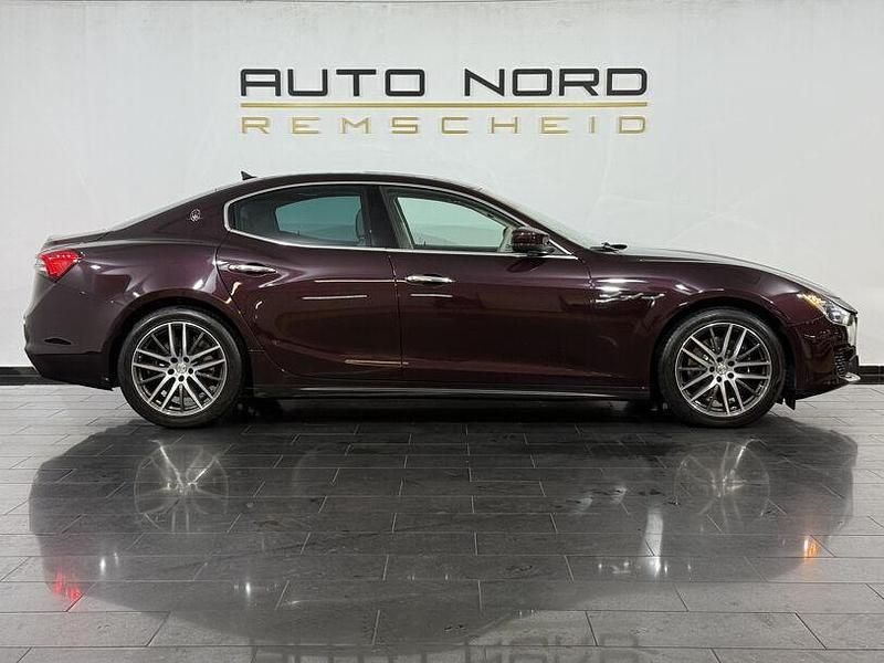 Gebraucht Maserati Ghibli 349 PS (256 kW) 2021 Rot Limousine