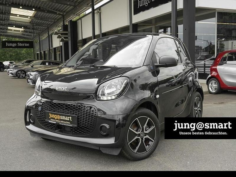 Schwarz Gebraucht 2022 Smart ForTwo Electric Drive Passion Coupé | 12.580 € (Fairer Preis) - Bild 1/4