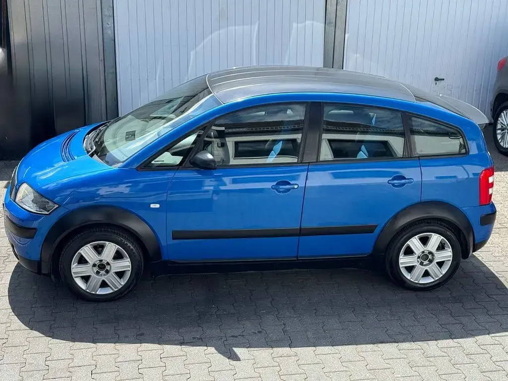 Gebraucht Audi A2 110 PS (80 kW) 2004 Blau Kleinwagen