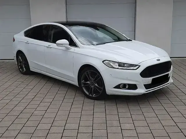 Gebraucht Ford Mondeo Titanium 320 PS (235 kW) 2015 Weiß Limousine