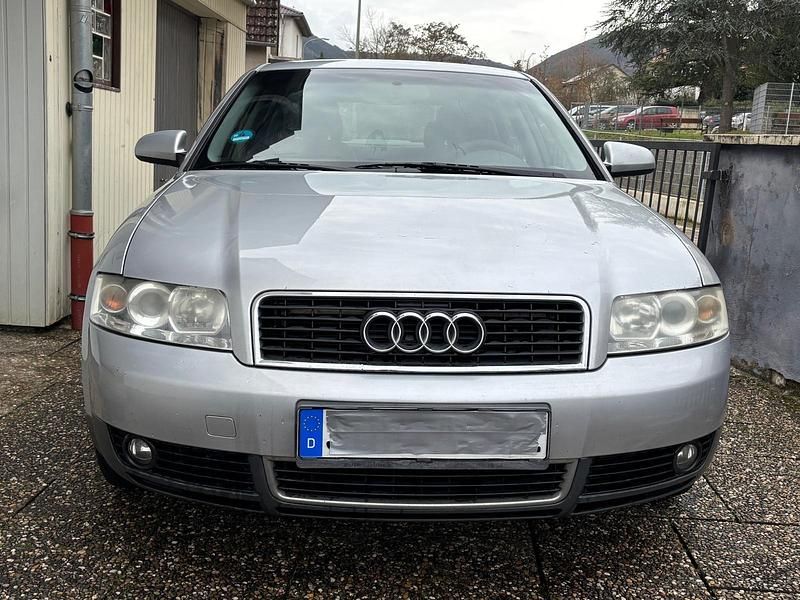 Gebraucht Audi A4 131 PS (96 kW) 2003 Silber Limousine