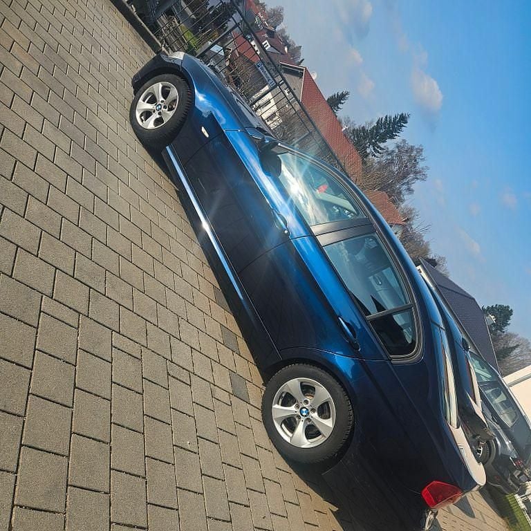 Gebraucht BMW 320 Efficient Dynamics 163 PS (119 kW) 2011 Blau Limousine