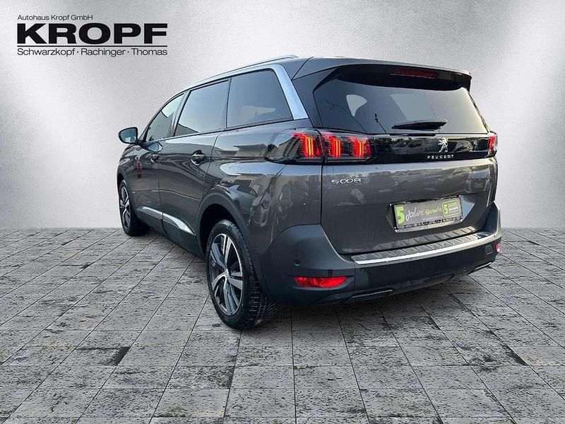 Gebraucht Peugeot 5008 Allure 131 PS (96 kW) 2023 Lackierung platiniumgrau/meta SUV