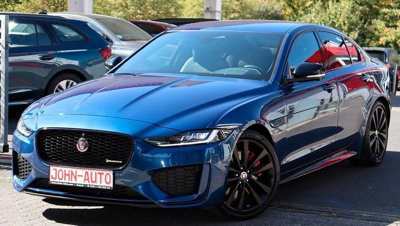 Blau Gebraucht 2023 Jaguar XE R-Dynamic Limousine | 32.900 € (Teuer) - Bild 1/4