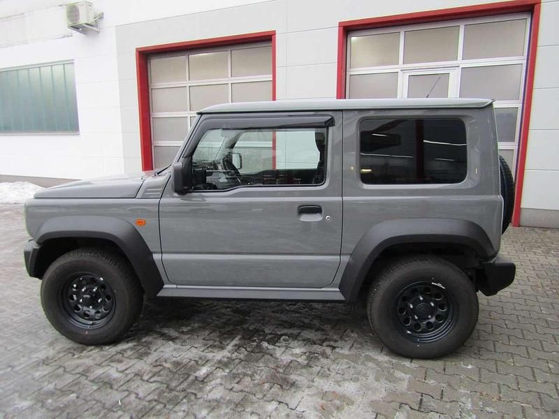 Gebraucht Suzuki Jimny Comfort 102 PS (75 kW) 2023 Medium gray SUV