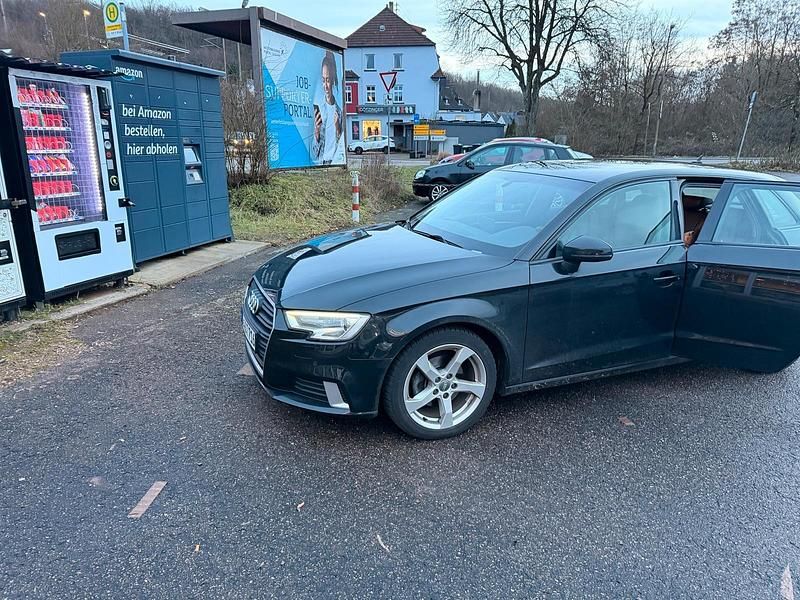 Schwarz Gebraucht 2019 Audi A3 S-Line Limousine | 14.550 € (Superpreis) - Bild 1/4