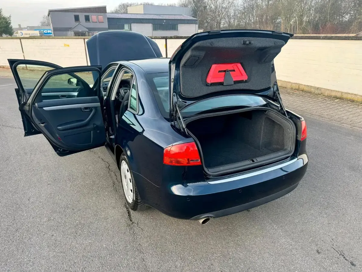 Używany Audi A4 101 KM (74 kW) 2007 Niebieski Sedan/Limuzyna