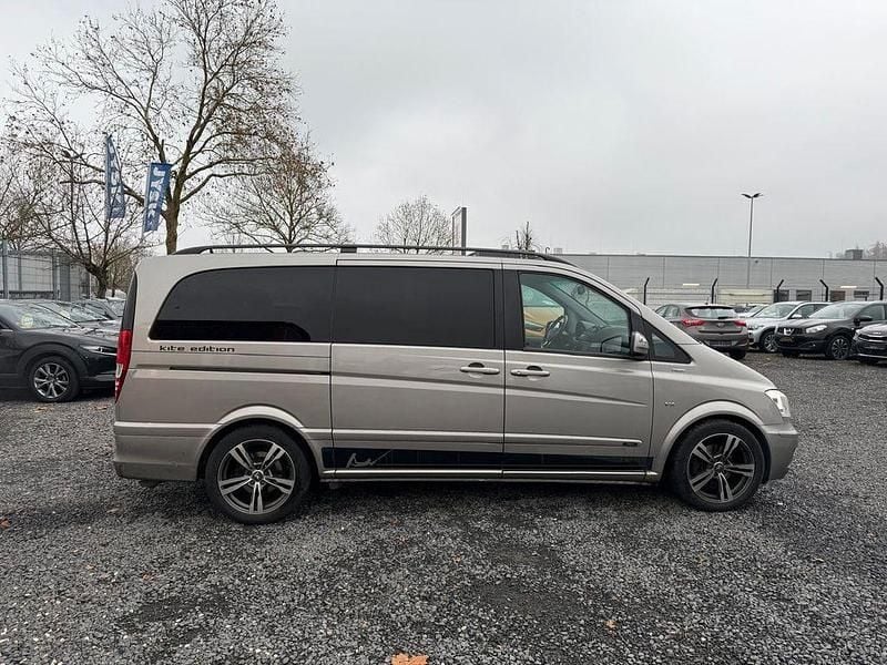 Silber Gebraucht 2010 Mercedes Viano Edition Van / Kleinbus | 12.500 € (Superpreis) - Bild 1/4