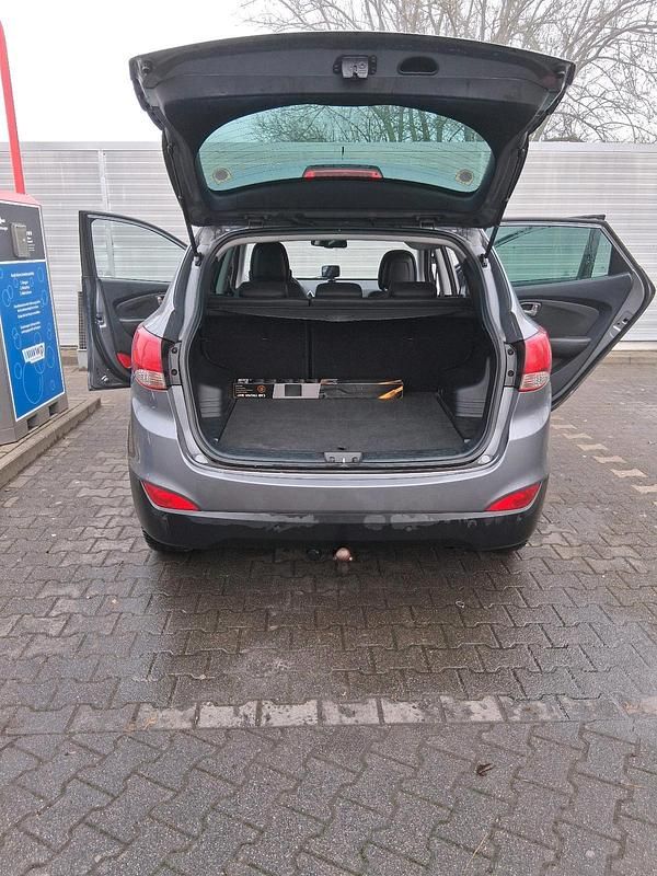Gebraucht Hyundai ix35 163 PS (119 kW) 2012 Grau SUV