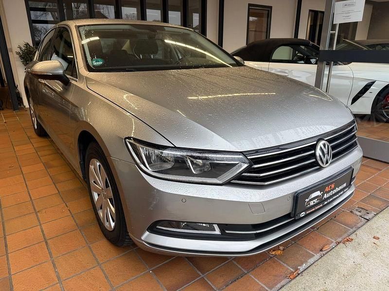 Silber Gebraucht 2014 VW Passat Comfortline Limousine | 11.890 € (Fairer Preis) - Bild 1/4