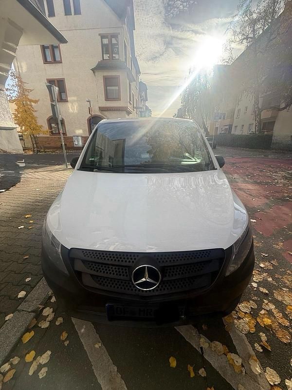 Weiß Gebraucht 2015 Mercedes Vito Kombi | 9.350 € (Etwas zu teuer) - Bild 1/4