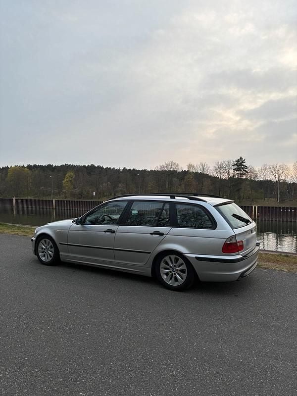 Second-hand BMW 320 150 CP (110 kW) 2002 Argintiu Break