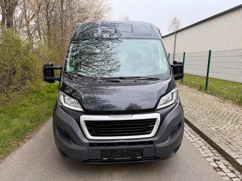 Gebraucht Peugeot Boxer Avantage 131 PS (96 kW) 2016 Schwarz Van
