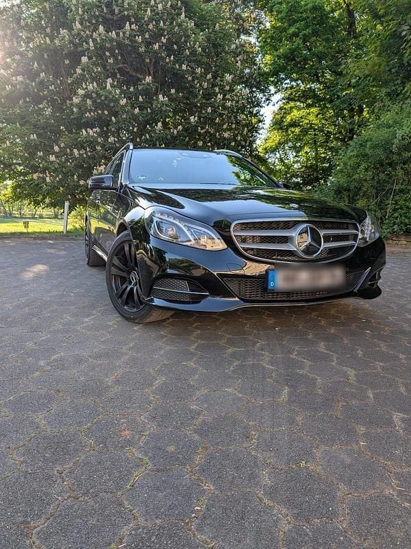 Schwarz Gebraucht 2014 Mercedes E350 Kombi | 14.999 € (Superpreis) - Bild 1/4
