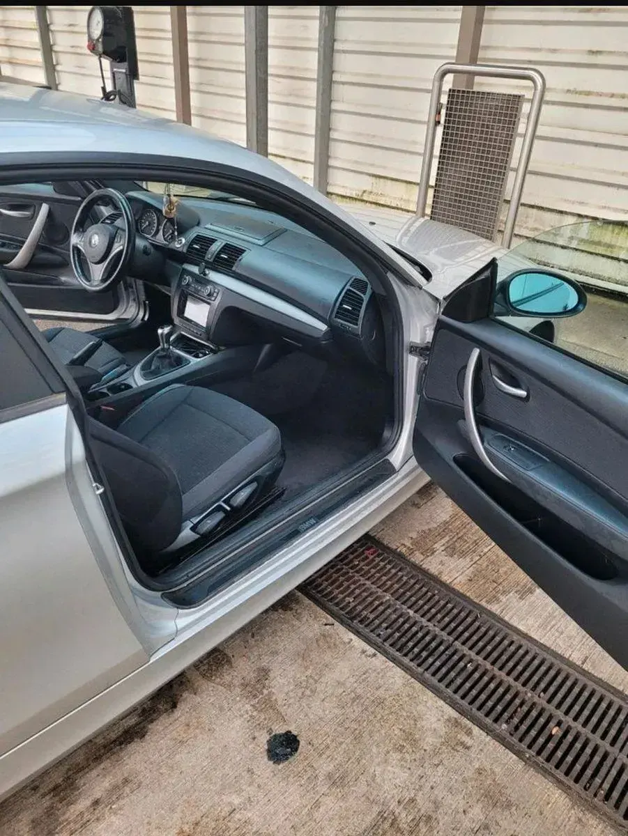 Używany BMW 118 143 KM (105 kW) 2008 Srebrny Hatchback