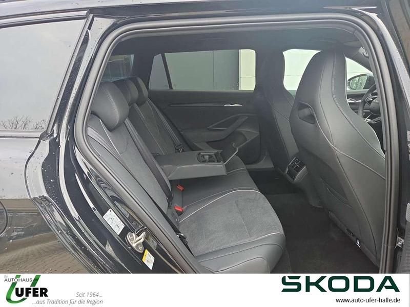 Neu Skoda Superb SportLine 150 PS (110 kW) 2026 Ebony schwarz metallic Kombi